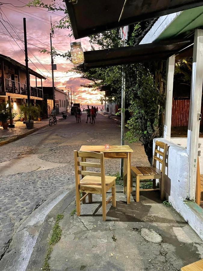 Mango Cafe And Hostel San Juan del Sur Exterior foto